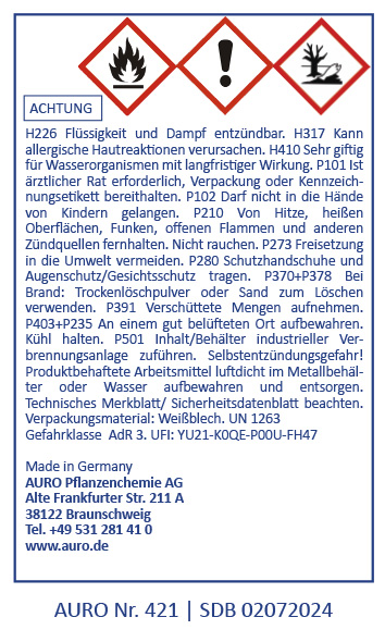 Ein deutschsprachiges Chemikalienkennzeichen mit Warnsymbolen für Entzündlichkeit, Gesundheitsgefahr und Umweltgefahr, ausführlichen Sicherheitshinweisen und Firmenkontaktinformationen der AURO Pflanzenchemie AG.