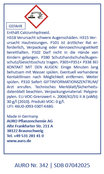 Ein deutsches Etikett für ein chemisches Produkt mit einem Gefahrensymbol und Warnhinweisen zu Calciumhydroxid. Das Etikett enthält Sicherheitshinweise, Herstellerangaben (AURO) und Kontaktinformationen. Der Text ist blau und rot und das Gefahrenpiktogram